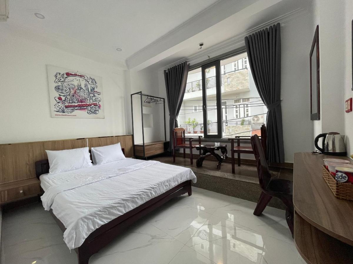 Senho Hotel Хошимин Екстериор снимка